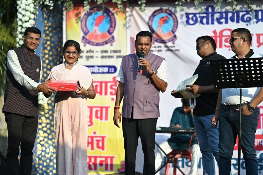 अलोहा रिजॉर्ट सिरपुर में 1000 मंच साथियों की उपस्थिति में एकता में उत्सव- छत्तीसगढ़ प्रांतीय मारवाड़ी युवा मंच का दीपावली मिलन समारोह बसना में हुआ संपन्न, राष्ट्रीय उपाध्यक्ष अमर सुल्तानिया, प्रदेश अध्यक्ष प्रशांत गांधी सहित दिग्गज हस्तियां रही मौजूद, उड़ीसा, छत्तीसगढ़ की रही उपस्थिति kshititech