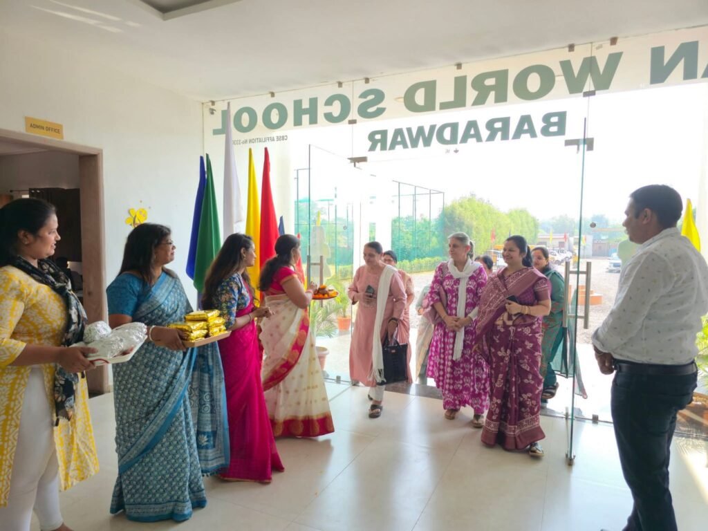 बाराद्वार शहर के प्रतिष्ठित एशियन वर्ल्ड स्कूल में बाल दिवस के मौके पर हुए विभिन्न कार्यक्रम, बच्चों की प्रस्तुति ने कर दिया मंत्र मुग्ध, डायरेक्टर नीरज अग्रवाल ने कहा जीवन में मूल्य एवं संस्कारों को अपनाना ही सच्ची सफलता का मार्ग kshititech