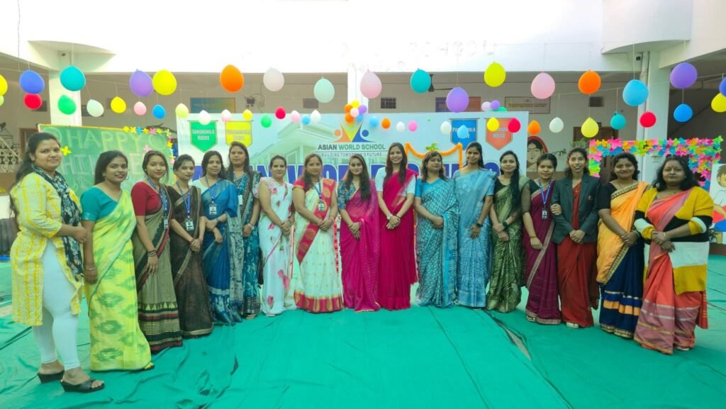 बाराद्वार शहर के प्रतिष्ठित एशियन वर्ल्ड स्कूल में बाल दिवस के मौके पर हुए विभिन्न कार्यक्रम, बच्चों की प्रस्तुति ने कर दिया मंत्र मुग्ध, डायरेक्टर नीरज अग्रवाल ने कहा जीवन में मूल्य एवं संस्कारों को अपनाना ही सच्ची सफलता का मार्ग kshititech