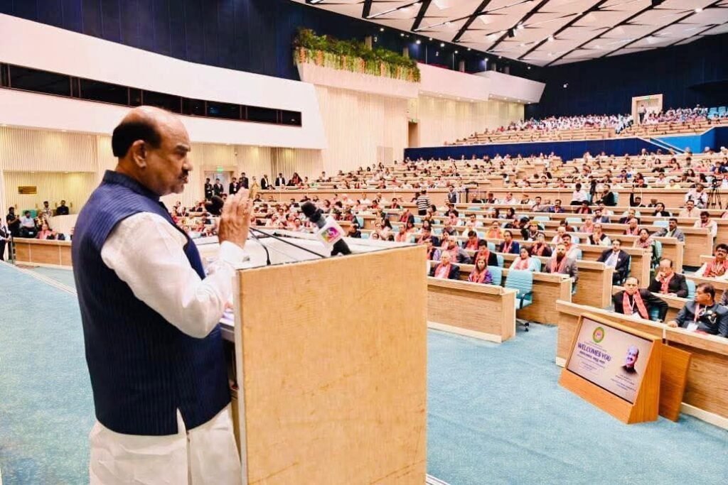 सिंधी समाज के इंटरनेशनल कार्यक्रम में पहुंचे लोकसभा अध्यक्ष ओम बिरला ने कहा- सिंधी समाज ने राष्ट्र की आर्थिक, सामाजिक एवं सांस्कृतिक विरासत में दिया है अहम योगदान, 23 नवंबर को दिल्ली के विज्ञान भवन में आयोजित था कार्यक्रम सिंधी समाज के इंटरनेशनल कार्यक्रम में पहुंचे लोकसभा अध्यक्ष ओम बिरला ने कहा- सिंधी समाज ने राष्ट्र की आर्थिक, सामाजिक एवं सांस्कृतिक विरासत में दिया है अहम योगदान, 23 नवंबर को दिल्ली के विज्ञान भवन में आयोजित था कार्यक्रम kshititech