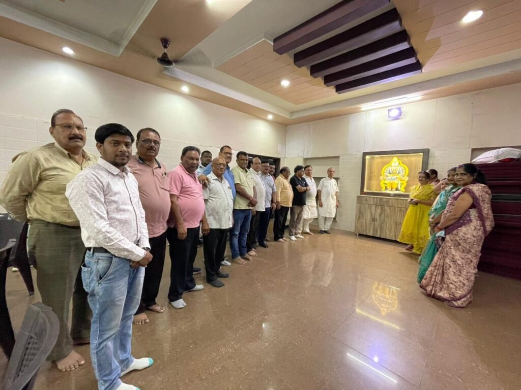 अमित बघेल की अपमानजनक टिप्पणी वाले मामले में छत्तीसगढ़ के अग्रवाल समाज में भारी आक्रोश, अमित बघेल की गिरफ्तारी को लेकर 4 नवंबर को रायगढ़ में हुआ धरना प्रदर्शन, तो वहीं कोरबा, रायपुर सहित दर्जनों शहरों में समाज के लोगों ने दिया बघेल के खिलाफ FIR दर्ज करने के लिए ज्ञापन, अग्रवाल संगठन के प्रदेश अध्यक्ष डॉ अशोक सियाराम अग्रवाल ने कहा-समाज में वैमनस्यता फैलाने वाले अमित बघेल की हो तत्काल गिरफ्तारी, 6 नवंबर को रायपुर के अग्रसेन चौक में होगा धरना प्रदर्शन अमित बघेल की अपमानजनक टिप्पणी वाले मामले में छत्तीसगढ़ के अग्रवाल समाज में भारी आक्रोश, अमित बघेल की गिरफ्तारी को लेकर 4 नवंबर को रायगढ़ में हुआ धरना प्रदर्शन, तो वहीं कोरबा, रायपुर सहित दर्जनों शहरों में समाज के लोगों ने दिया बघेल के खिलाफ FIR दर्ज करने के लिए ज्ञापन, अग्रवाल संगठन के प्रदेश अध्यक्ष डॉ अशोक सियाराम अग्रवाल ने कहा-समाज में वैमनस्यता फैलाने वाले अमित बघेल की हो तत्काल गिरफ्तारी, 6 नवंबर को रायपुर के अग्रसेन चौक में होगा धरना प्रदर्शन kshititech