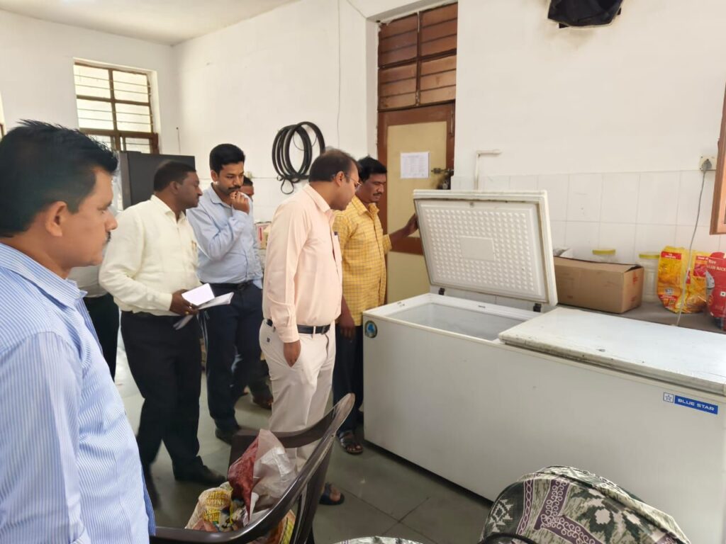 शक्ति जिले में 6 करोड़ की लागत से बरसात में खराब हो चुकी सड़कों का मरम्मत कार्य हुआ चालू, पीडब्ल्यूडी मंत्री अरुण साव ने करी थी शक्ति आगमन पर घोषणा,चिसदा के जवाहर नवोदय विद्यालय के निरीक्षण पर पहुंचे कलेक्टर तोपनो साहब, जिले में वंदे मातरम की 150वीं वर्षगांठ पर देश प्रेम का होगा आगाज kshititech