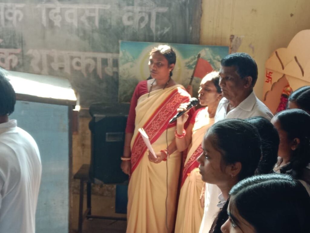 शक्ति के सरस्वती शिशु मंदिर में वंदे मातरम के 150 वर्ष पूर्ण होने पर किया गया कार्यक्रम का आयोजन, व्यवस्थापक मांगेराम अग्रवाल ने कहा- वंदे मातरम के 150 वर्ष हम सबके लिए गौरवशाली, वंदे मातरम वह गीत है जिसके गायन से रग रग में जागृत होती है देश प्रेम की भावना kshititech