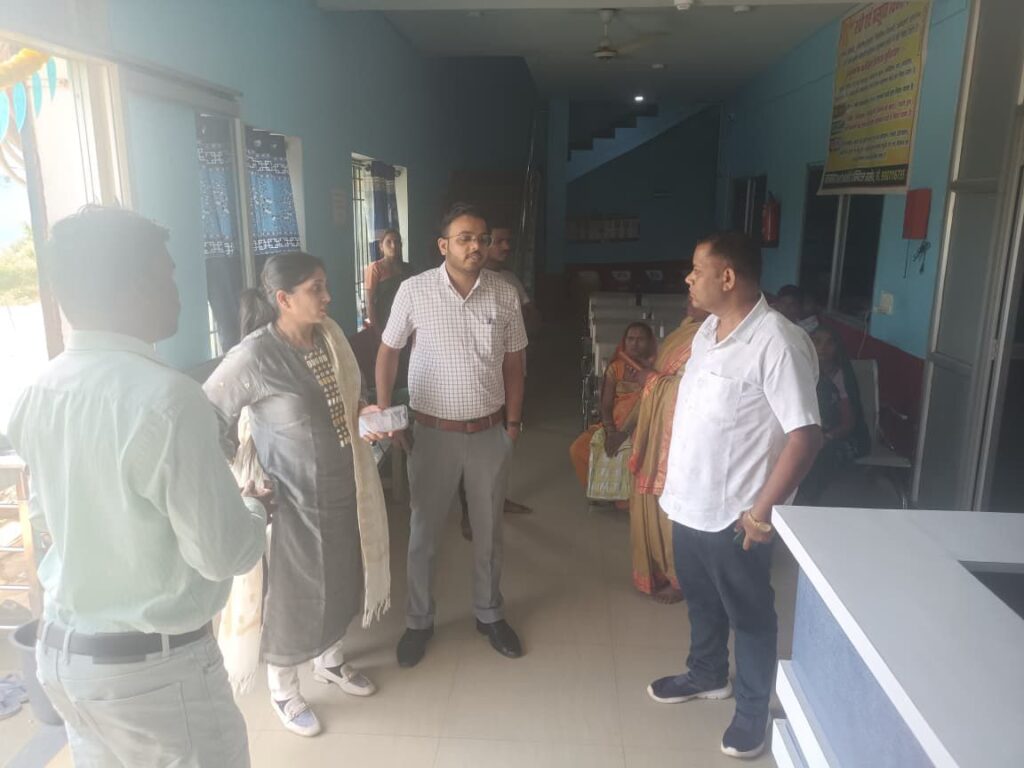 सख्त हुआ प्रशासन- प्राइवेट अस्पतालों का निरीक्षण किया शक्ति जिले के स्वास्थ्य एवं प्रशासन के अधिकारियों ने,अनेकों अस्पतालों में पाई गई कमियां, अस्पताल संचालको को दिए गए तत्काल मानकों के अनुरूप अस्पताल संचालन के निर्देश, जिले की सीएमएचओ डॉक्टर पूजा अग्रवाल ने कहा- स्वास्थ्य सेवाओं में लापरवाही पर निजी अस्पतालों पर भी होगी कार्रवाई, अस्पतालों में इलाज की रेट लिस्ट प्रदर्शित करने के दिए गए निर्देश kshititech