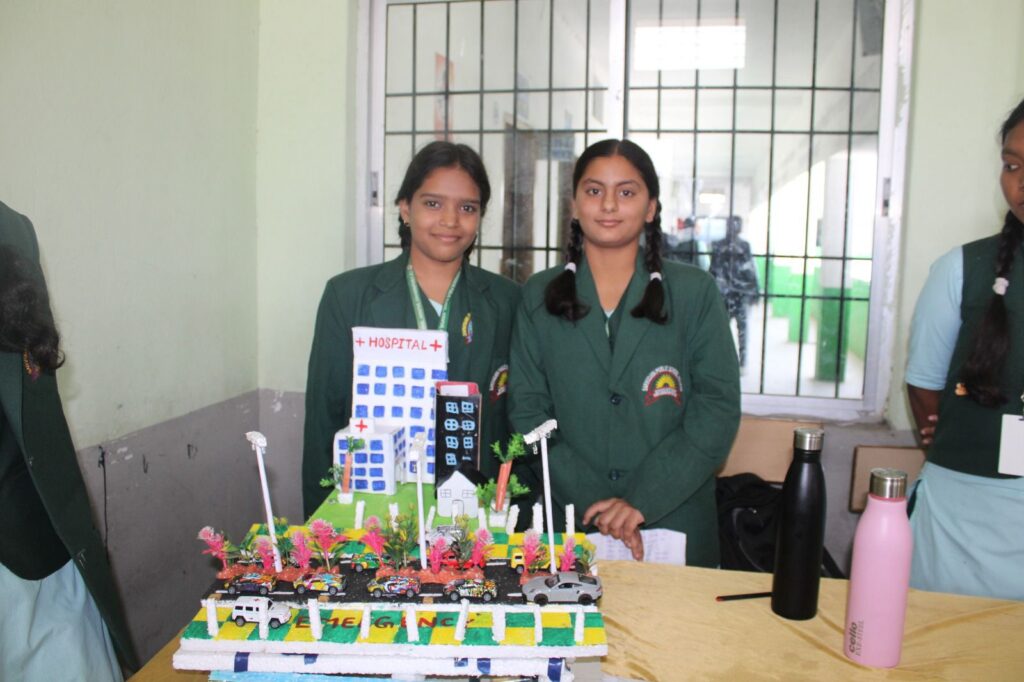 सीबीएसई सर्वोदय पब्लिक स्कूल हीरापुर में संपन्न हुई क्राफ्ट एग्जिबिशन, विद्यालय के बच्चों ने करी अपनी सक्रिय भागीदारी से बेहतर प्रस्तुति, तहसीलदार एवं टीआई साहब रहे अतिथि के रूप में मौजूद सीबीएसई सर्वोदय पब्लिक स्कूल हीरापुर में संपन्न हुई क्राफ्ट एग्जिबिशन, विद्यालय के बच्चों ने करी अपनी सक्रिय भागीदारी से बेहतर प्रस्तुति, तहसीलदार एवं टीआई साहब रहे अतिथि के रूप में मौजूद kshititech