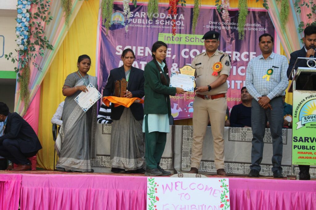 सीबीएसई सर्वोदय पब्लिक स्कूल हीरापुर में संपन्न हुई क्राफ्ट एग्जिबिशन, विद्यालय के बच्चों ने करी अपनी सक्रिय भागीदारी से बेहतर प्रस्तुति, तहसीलदार एवं टीआई साहब रहे अतिथि के रूप में मौजूद सीबीएसई सर्वोदय पब्लिक स्कूल हीरापुर में संपन्न हुई क्राफ्ट एग्जिबिशन, विद्यालय के बच्चों ने करी अपनी सक्रिय भागीदारी से बेहतर प्रस्तुति, तहसीलदार एवं टीआई साहब रहे अतिथि के रूप में मौजूद kshititech