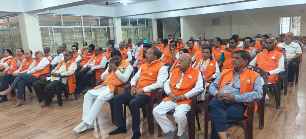 बिलासपुर के वंदे मातरम मित्र मंडल ने किया राजेंद्र राजू का सम्मान, छत्तीसगढ़ शासन के अलंकरण से नवाजे जाने पर आयोजित था अभिनंदन समारोह kshititech