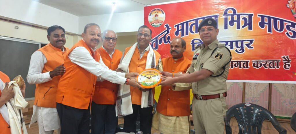 बिलासपुर के वंदे मातरम मित्र मंडल ने किया राजेंद्र राजू का सम्मान, छत्तीसगढ़ शासन के अलंकरण से नवाजे जाने पर आयोजित था अभिनंदन समारोह kshititech