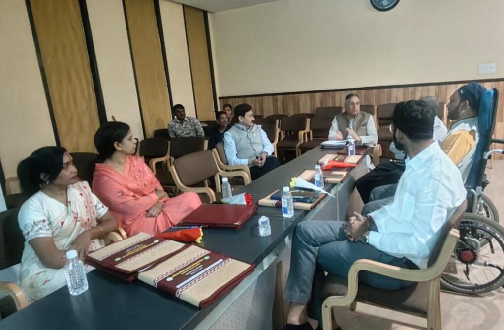 दिव्यांगों से ऋण वसूली हेतु चलेगा जिलेवार विशेष अभियान, निशक्तजन वित्त विकास निगम की बैठक में हुआ निर्णय,चैयरमेन लोकेश कावड़िया की उपस्थिति में संपन्न हुई संचालक मंडल की बैठक, लोकेश के विशेष अनुरोध पर निगम को मिली 25 करोड रुपए की नई स्वीकृति kshititech