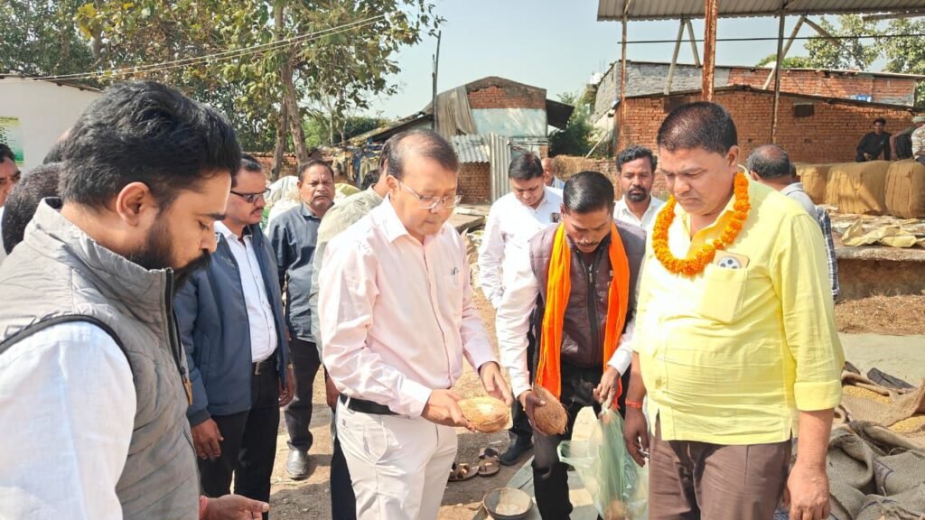 शक्ति जिले में धान खरीदी की चाक-चौबंद व्यवस्थाओं के बीच 15 नवंबर को हुआ खरीदी का शुभारंभ, कलेक्टर तोपनो साहब के मार्गदर्शन में बेहतर व्यवस्थाओं के बीच 48 क्विंटल धान बिक्री करने पहुंचे पहले किसान को को माला पहनाई तोपनो साहब ने, खाद्य अधिकारी, नोडल अधिकारी सहित शाखा प्रबंधक भी रहे मौजूद kshititech