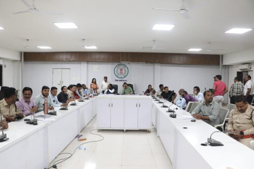 अब लगेगी अवैध उत्खनन पर लगाम-शक्ति जिले के तीन रेत खदानों के लिए बोली दरों का हुआ चयन,कलेक्टर तोपनो के मार्गदर्शन में पारदर्शी प्रक्रिया से किया गया चयन, लॉटरी प्रक्रिया से किस्मत खुली ठेकेदारों की अब लगेगी अवैध उत्खनन पर लगाम-शक्ति जिले के तीन रेत खदानों के लिए बोली दरों का हुआ चयन,कलेक्टर तोपनो के मार्गदर्शन में पारदर्शी प्रक्रिया से किया गया चयन, लॉटरी प्रक्रिया से किस्मत खुली ठेकेदारों की kshititech