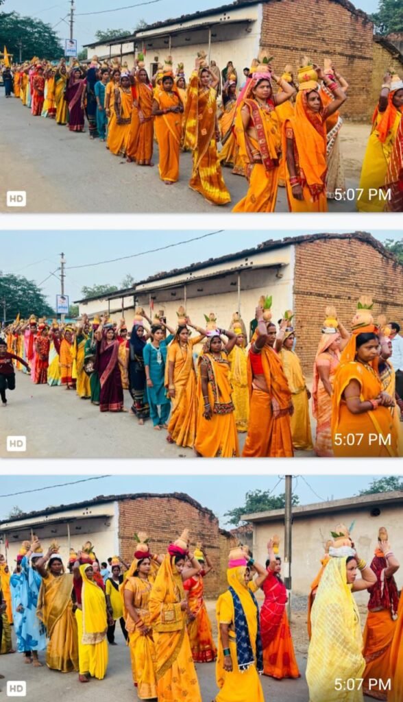 राधे कृष्ण की होगी गूंज- सकरेली कला में भव्य कलश यात्रा के साथ हुआ श्री मद् भागवत का शुभारंभ,कथा व्यास पर होंगे पं. मनोज तिवारी जी, आसपास के ग्रामीण क्षेत्र से भी पहुंची महिलाओं ने करी कलश यात्रा में सहभागिता, धार्मिक आयोजनों में पूरे जिले का अग्रणी गांव है सकरेली कला राधे कृष्ण की होगी गूंज- सकरेली कला में भव्य कलश यात्रा के साथ हुआ श्री मद् भागवत का शुभारंभ,कथा व्यास पर होंगे पं. मनोज तिवारी जी, आसपास के ग्रामीण क्षेत्र से भी पहुंची महिलाओं ने करी कलश यात्रा में सहभागिता, धार्मिक आयोजनों में पूरे जिले का अग्रणी गांव है सकरेली कला kshititech