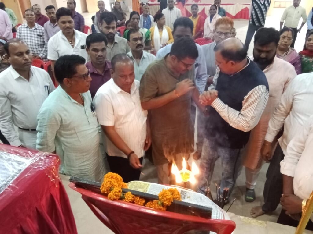 नगर पंचायत बाराद्वार ने किया 19 नवंबर को आयुर्वेद स्वास्थ्य जांच प्रशिक्षण शिविर का आयोजन, 410 लोगों ने पहुंचकर करवाया पंजीयन, नगर पंचायत की इस पहल का क्षेत्रवासियों ने किया स्वागत, नगर पंचायत अध्यक्ष नारायण कुर्रे एवं उपाध्यक्ष जितेश शर्मा की पहल पर हुआ शिविर, दवाइयो का भी हुआ निशुल्क वितरण kshititech