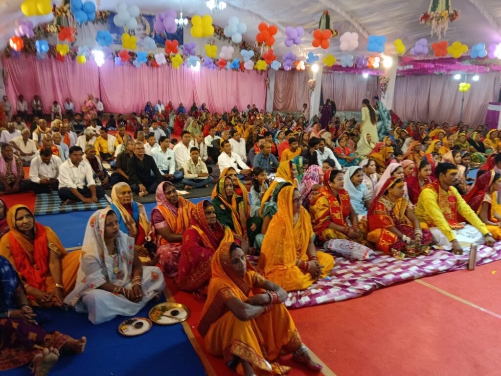 सकरेली कलां में भागवत कथा में चतुर्थ दिवस वामन अवतार एवं श्री कृष्ण जन्म क्या हुआ सुंदर प्रसंग, सार्वजनिक श्रीमद् भागवत कथा में सैकड़ो श्रद्धालु भक्तजन कर रहे कथा श्रवण kshititech