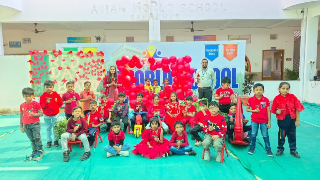 बाराद्वार के एशियन वर्ल्ड स्कूल में रेड डे एवं जागरूकता सत्रों का सफल आयोजन, आयोजन को लेकर बच्चों में भी उत्सुकता अलग-अलग शत्रु के माध्यम से बच्चों को किया गया जागरूक kshititech