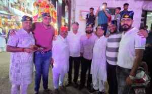 गुरु नानक जी की शोभा यात्रा का भव्य स्वागत किया शक्ति के अग्रवाल समाज एवं छत्तीसगढ़ चेंबर ऑफ कॉमर्स ने, शोभा यात्रा में बाहर से आए कलाकारों द्वारा वीरता भरे शस्त्र का प्रदर्शन भी रहा आकर्षण का केंद्र, शक्ति में आपसी भाईचारे की मिसाल है समाजो के बीच गुरु नानक जी की शोभा यात्रा का भव्य स्वागत किया शक्ति के अग्रवाल समाज एवं छत्तीसगढ़ चेंबर ऑफ कॉमर्स ने, शोभा यात्रा में बाहर से आए कलाकारों द्वारा वीरता भरे शस्त्र का प्रदर्शन भी रहा आकर्षण का केंद्र, शक्ति में आपसी भाईचारे की मिसाल है समाजो के बीच kshititech