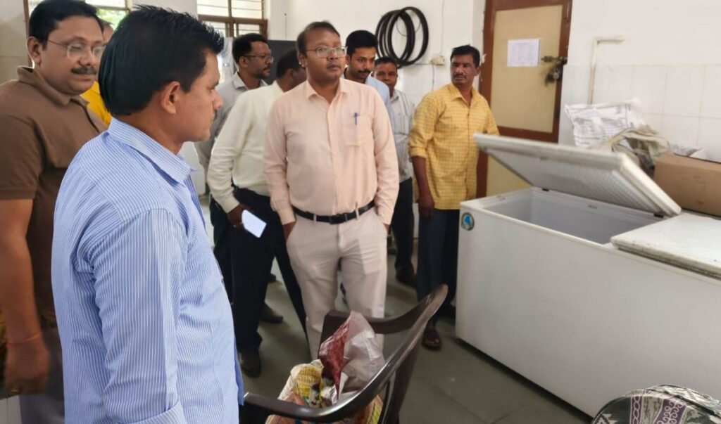 शक्ति जिले में 6 करोड़ की लागत से बरसात में खराब हो चुकी सड़कों का मरम्मत कार्य हुआ चालू, पीडब्ल्यूडी मंत्री अरुण साव ने करी थी शक्ति आगमन पर घोषणा,चिसदा के जवाहर नवोदय विद्यालय के निरीक्षण पर पहुंचे कलेक्टर तोपनो साहब, जिले में वंदे मातरम की 150वीं वर्षगांठ पर देश प्रेम का होगा आगाज kshititech