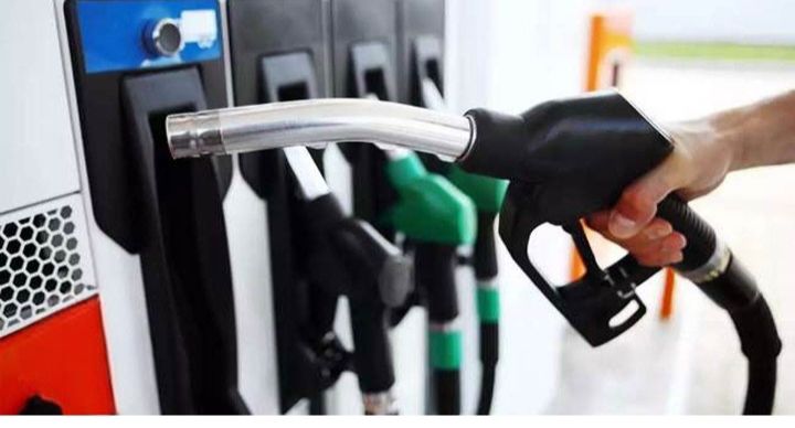 पेट्रोल पंप मालिक की आंखों में धूल झोंककर 65 लाख रुपए का बड़ा घपला कर दिया पंप के ही कर्मचारी ने, मामला सामने आने पर मालिक रह गया हक्का-बक्का, मलिक के अति विश्वास के चलते कर्मचारी ने कर दी बड़ी घटना, मलिक गगन जयपुरिया ने कहा-राजनैतिक कार्यों में व्यस्तता के चलते नहीं देख पता था हिसाब किताब पेट्रोल पंप मालिक की आंखों में धूल झोंककर 65 लाख रुपए का बड़ा घपला कर दिया पंप के ही कर्मचारी ने, मामला सामने आने पर मालिक रह गया हक्का-बक्का, मलिक के अति विश्वास के चलते कर्मचारी ने कर दी बड़ी घटना, मलिक गगन जयपुरिया ने कहा-राजनैतिक कार्यों में व्यस्तता के चलते नहीं देख पता था हिसाब किताब kshititech