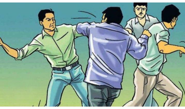 कोचिंग संचालक की दादागिरी- बिलासपुर में आचार्य इंस्टीट्यूट के स्टाफ ने होम ट्यूटर को मारा,कहा-हमारे बच्चों को पम्पलेट बांटा तो बताउंगा,बच्चे को गोद में लेकर रोकती रही पत्नी, तारबहार थाने में पूरा मामला हुआ दर्ज,सोशल मीडिया पर लोगों ने वायरल वीडियो मैं अचार्य इंस्टीट्यूट की दादागिरी की करी जमकर निंदा kshititech