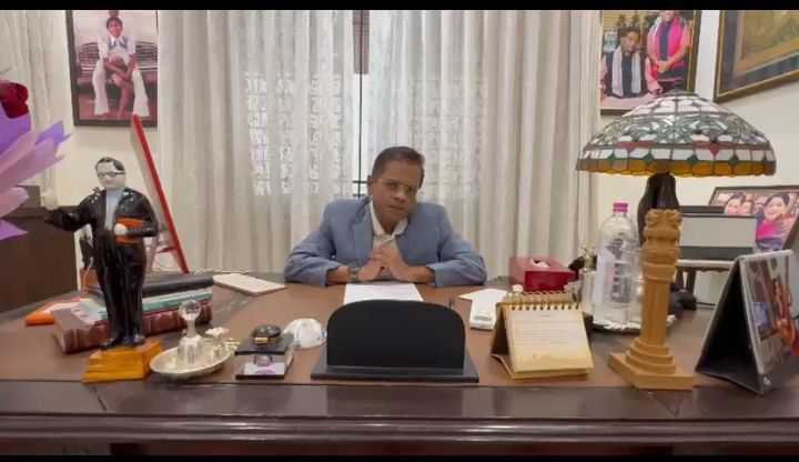 नफरत की राजनीति के लिए छत्तीसगढ़ में कोई जगह नहीं- अमित जोगी, अमित बघेल की अमर्यादित टिप्पणी को लेकर छत्तीसगढ़ के प्रथम मुख्यमंत्री के सुपुत्र अमित जोगी ने कहा- मेरे पापा अजीत जोगी ने ही करी थी छत्तीसगढ़ में महाराजा अग्रसेन सम्मान की शुरुआत, प्रदेश में भाईचारा बिगड़ना वालों के मंसूबे नहीं होंगे कामयाब, अमित जोगी ने कहा- भगवान अग्रसेन जी का अपमान बहुत ही घृणित कार्य नफरत की राजनीति के लिए छत्तीसगढ़ में कोई जगह नहीं- अमित जोगी, अमित बघेल की अमर्यादित टिप्पणी को लेकर छत्तीसगढ़ के प्रथम मुख्यमंत्री के सुपुत्र अमित जोगी ने कहा- मेरे पापा अजीत जोगी ने ही करी थी छत्तीसगढ़ में महाराजा अग्रसेन सम्मान की शुरुआत, प्रदेश में भाईचारा बिगड़ना वालों के मंसूबे नहीं होंगे कामयाब, अमित जोगी ने कहा- भगवान अग्रसेन जी का अपमान बहुत ही घृणित कार्य kshititech