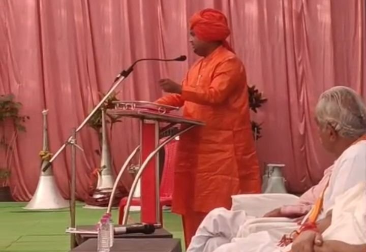 अखिल भारतीय संत समिति ने किया निंदा प्रस्ताव, मामला अमित बघेल द्वारा की गई अमर्यादित टिप्पणी का, मुख्यमंत्री से मिलेंगे संत समाज के प्रतिनिधि,संतो ने कहा- हिंदू समाज में वैमनस्य फैलाने वालो के लिए कहीं कोई जगह नहीं kshititech