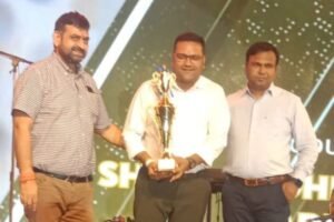 अंकित को मिला सर्वाधिक बिक्री का अवार्ड- पूरे संभाग में सर्वाधिक सीमेंट बिक्री के लिए सम्मानित हुए शक्ति के अंकित अग्रवाल,नुवोको सीमेंट लिमिटेड ने आयोजित किया था अवार्ड सेरेमनी, अंकित ने कहा- ग्राहकों के भरोसे एवं विश्वास से ही मिली यह सफलता की मंजिल अंकित को मिला सर्वाधिक बिक्री का अवार्ड- पूरे संभाग में सर्वाधिक सीमेंट बिक्री के लिए सम्मानित हुए शक्ति के अंकित अग्रवाल,नुवोको सीमेंट लिमिटेड ने आयोजित किया था अवार्ड सेरेमनी, अंकित ने कहा- ग्राहकों के भरोसे एवं विश्वास से ही मिली यह सफलता की मंजिल kshititech