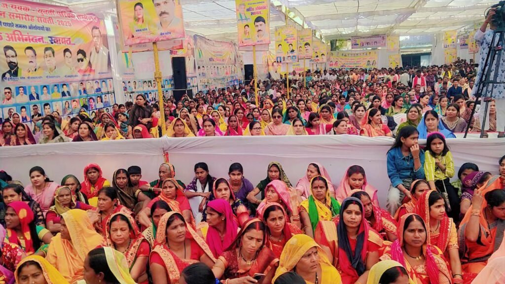 शक्ति में मरार पटेल समाज का हुआ प्रदेश स्तरीय ऐतिहासिक सम्मेलन,माँ शाकंभरी  की निकली भव्य शोभायात्रा, समाज के 680 बच्चों ने उपस्थित होकर दिया अपना परिचय, समाज के विवाह योग्य बच्चों की वैवाहिक पत्रिका का भी हुआ विमोचन, हजारों समाज बंधुओ की रही उपस्थिति, पूर्व प्रदेश अध्यक्ष प्रेम पटेल ने कहा- ऐतिहासिक उपस्थिति के लिए सभी का धन्यवाद kshititech