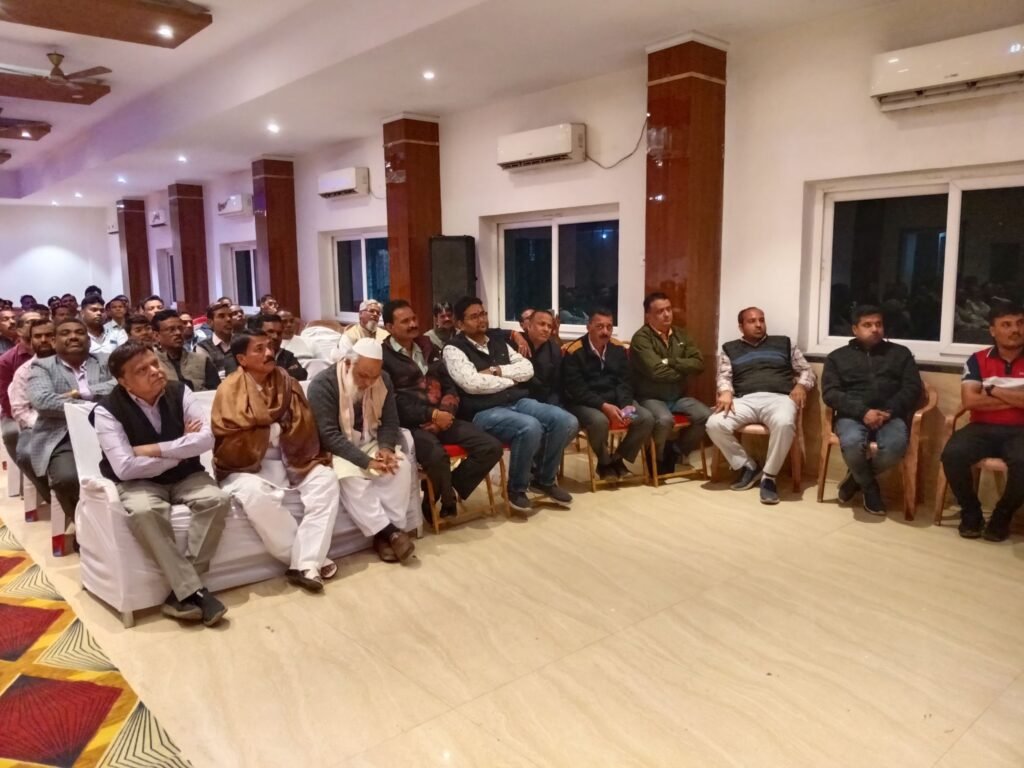 नागरिक अभिनंदन पुलिस कप्तान का- शक्ति जिले की पुलिस सदैव आपके साथ, आम नागरिक नि संकोच मुझसे कर सकते हैं सीधे संपर्क-IPS प्रफुल्ल ठाकुर, 20 नवंबर को शक्ति में नगर पालिका अध्यक्ष श्यामसुंदर अग्रवाल द्वारा किया गया पुलिस अधीक्षक का नागरिक अभिनंदन, एडिशनल एसपी सहित शहर के विभिन्न सामाजिक संगठनों के प्रतिनिधि रहे मौजूद kshititech