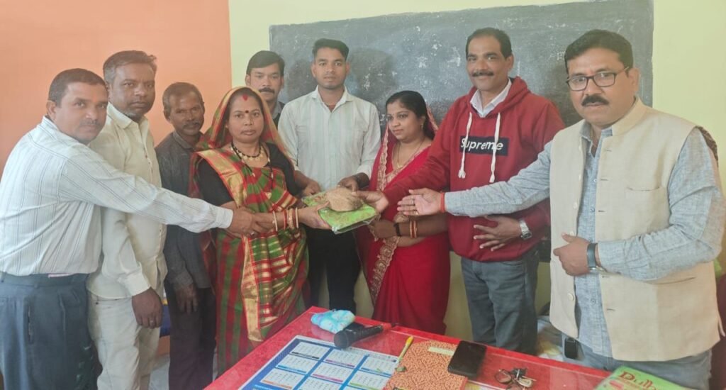 सरपंच चंद्र कुमार सोनी के नेतृत्व में मितानिन बहनों एवं आंगनबाड़ी कार्यकर्ताओं सहायिकाओं का हुआ सम्मान, सरपंच सोनी में कहां- गांव के विकास में आप सभी का है अमूल्य योगदान, आप सभी के सहयोग से ही गांव को बनाएंगे नशा मुक्त सरपंच चंद्र कुमार सोनी के नेतृत्व में मितानिन बहनों एवं आंगनबाड़ी कार्यकर्ताओं सहायिकाओं का हुआ सम्मान, सरपंच सोनी में कहां- गांव के विकास में आप सभी का है अमूल्य योगदान, आप सभी के सहयोग से ही गांव को बनाएंगे नशा मुक्त kshititech