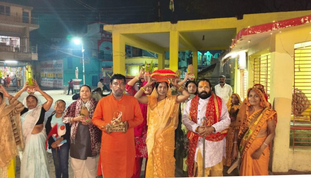 24 नवंबर को हुआ तीन दिवसीय हनुमान कथा का भव्य शुभारंभ, एकता फाउंडेशन ने किया है धार्मिक आयोजन, प्रथम दिवस निकली कलश यात्रा 24 नवंबर को हुआ तीन दिवसीय हनुमान कथा का भव्य शुभारंभ, एकता फाउंडेशन ने किया है धार्मिक आयोजन, प्रथम दिवस निकली कलश यात्रा kshititech