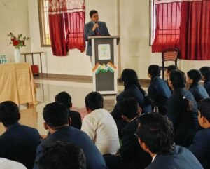 शक्ति के संस्कार पब्लिक स्कूल में कानूनी जागरूकता को लेकर विधिक जागरूकता शिविर संपन्न, न्यायाधीश प्रशांत शिवहरे रहे मौजूद, पास्को एक्ट, मोटर यान अधिनियम एवर साइबर क्राइम को लेकर विद्यार्थियों को किया गया जागरूक kshititech