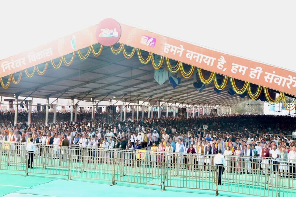 सरकार के सफलतम 2 वर्ष- जांजगीर पहुंचने पर केंद्रीय मंत्री नड्डा का मुख्यमंत्री साय ने किया वेलकम,नड्डा बोले- जांजगीर मेरे लिए पुराना शहर,नारायण चंदेल के कार्यालय में बैठकर चाय पी थी मैंने, कार्यक्रम में उमड़ा जन सैलाब kshititech