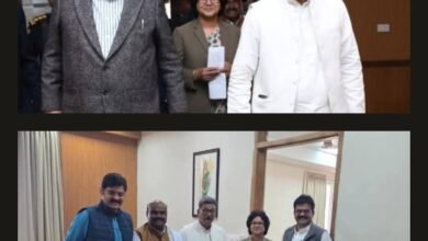 नए विधानसभा भवन के कार्यालय में नेता प्रतिपक्ष महंत ने सम्भाला अपना कामकाज,विधानसभा अध्यक्ष डॉ रमन सिंह से करी मुलाकात, कांग्रेस समर्थित विधायक रहे मौजूद kshititech