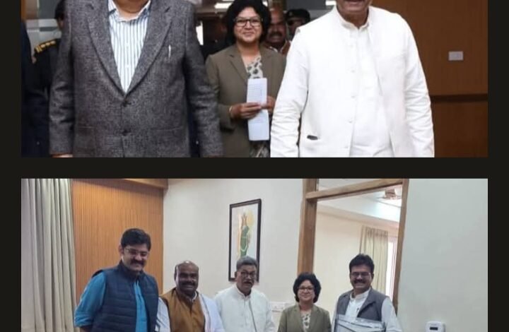 नए विधानसभा भवन के कार्यालय में नेता प्रतिपक्ष महंत ने सम्भाला अपना कामकाज,विधानसभा अध्यक्ष डॉ रमन सिंह से करी मुलाकात, कांग्रेस समर्थित विधायक रहे मौजूद kshititech