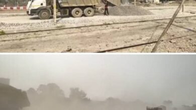धूल से त्रस्त बाराद्वार शहर वासी,बिना रेल साडिंग का काम कंप्लीट हुए ही लगवाई जा रही है रेक, डोलोमाइट की धूल से शहर वासियों को हुआ बड़ा खतरा, रेल साइडिंग में सड़क एवं पाइपलाइन बिछाने के कार्य पूर्ण होने के बाद ही ढुलाई प्रारंभ करने की हुई मांग kshititech