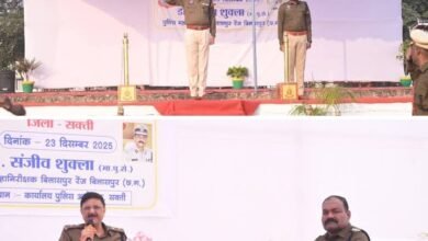 जेठ में लगा पुलिस दरबार- पुलिस आईजी साहब के शक्ति आगमन पर लगे पुलिस दरबार में जिले के जवानों ने बताई अपनी समस्याएं, आईजी साहब की उपस्थिति में जप्त अवैध मादक पदार्थों को किया गया नष्ट,05 आरक्षकों को शुक्ला साहब ने जारी किया नियुक्ति आदेश kshititech