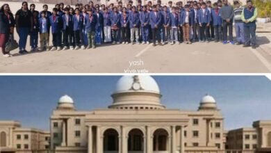 बच्चों ने कहा, धन्यवाद महंत जी- जनप्रतिनिधि हो तो ऐसा, छत्तीसगढ़ विधानसभा के नेता प्रतिपक्ष महंत जी ने संस्कार पब्लिक स्कूल के बच्चों को कराया विधानसभा भ्रमण- 24 दिसंबर को 70 सदस्यों का दल पहुंचा रायपुर, विद्यालय प्रबंधन ने किया महंत जी का धन्यवाद, पूर्व नगर पालिका अध्यक्ष नरेश गेवाड़ीन ने करी थी पहल kshititech