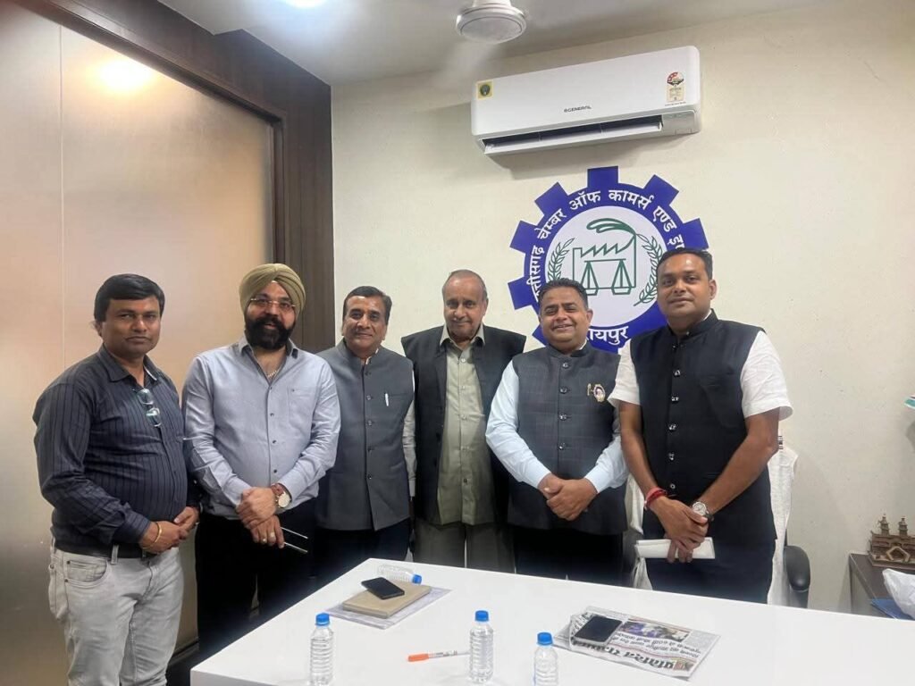 शहरी क्षेत्र में ट्रेड लाइसेंस पर चैंबर ने जताया कड़ा विरोध- चैंबर ने कहा- व्यापारियों पर पड़ेगा अनावश्यक आर्थिक बोझ,चेंबर भवन में द्वितीय कार्यकारिणी बैठक सम्पन्न, बैठक में लिए गए अनेक महत्वपूर्ण निर्णय,कार्यकारी महामंत्री अमर सुल्तानिया ने कहा- चेंबर की पहल से व्यापारियों को मिली जीएसटी में बड़ी राहत kshititech