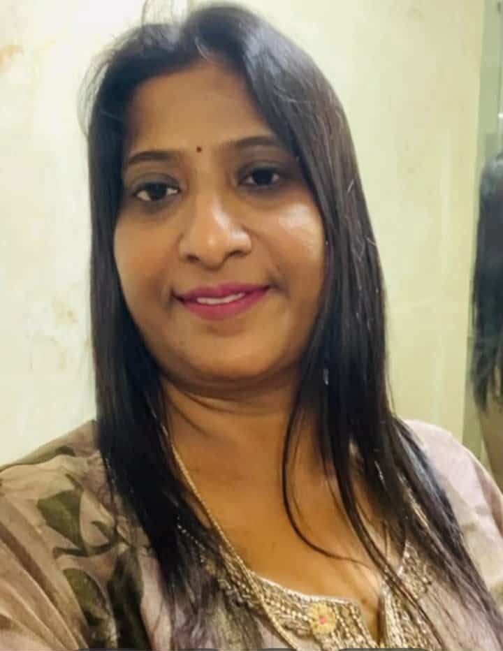 मैसूर के दशहरे मैदान में आयोजित कला प्रदर्शनी में उषा केडिया की कलाकृतियों को मिली सराहना, विदेशी सैलानियों ने करी पेंटिंग्स की प्रशंसा, अपनी श्रेष्ठ कलाओं से अंतरराष्ट्रीय मंच पर भी सम्मानित हो चुकी हैं उषा केडिया मैसूर के दशहरे मैदान में आयोजित कला प्रदर्शनी में उषा केडिया की कलाकृतियों को मिली सराहना, विदेशी सैलानियों ने करी पेंटिंग्स की प्रशंसा, अपनी श्रेष्ठ कलाओं से अंतरराष्ट्रीय मंच पर भी सम्मानित हो चुकी हैं उषा केडिया kshititech