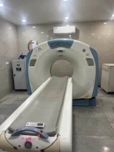 डोंगरगढ़ में मां बमलेश्वरी मंदिर ट्रस्ट द्वारा स्थापित मल्टी स्पेशलिटी हॉस्पिटल बना आधुनिक चिकित्सा का सबसे बड़ा केंद्र, एमआरआई मशीन सहित 50 बिस्तरों का है धर्मादा अस्पताल, ट्रस्ट के अध्यक्ष मनोज अग्रवाल के नेतृत्व में श्रद्धालुओं के सुविधाओं के लिए भी हो रहा है बेहतर कार्य kshititech