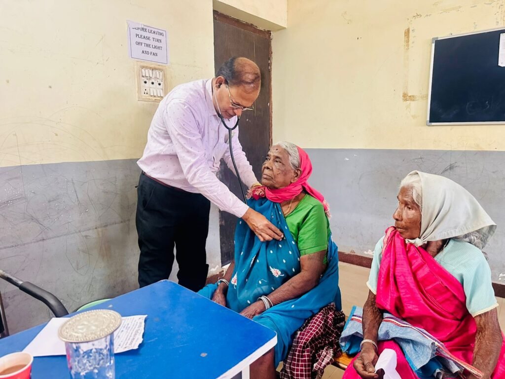 अवधूत भगवान राम जी के 34वें महानिर्वाण दिवस पर पौड़ी दल्हा आश्रम में हुआ कार्यक्रम, परमार्थ, निष्कामता, परोपकार और उदारता ऐहलोक -परलोक की सकल अनुकूलताओं की कुंजी हैं- पूज्य कापालिक धर्म रक्षित राम जी kshititech