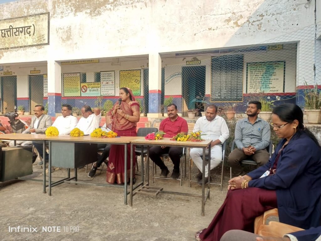 सरस्वती साइकिल योजना के तहत हायर सेकंडरी खैरा में 64 छात्राओं को किया गया सायकिल वितरण,भाजपा मंडल अध्यक्ष गेंदराम मनहर रहे मुख्य अतिथि, प्राचार्य सुरेश जायसवाल ने कहा- साइकिल मिलने से छात्राओं को विद्यालय आने में होगी सुविधा kshititech