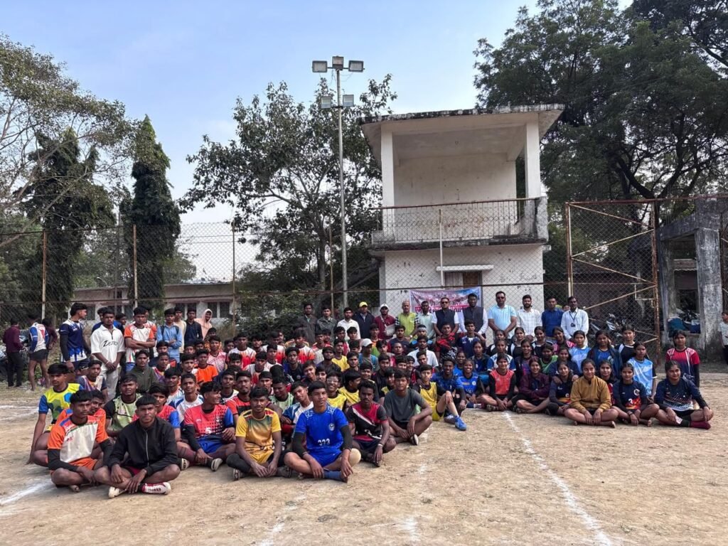 जिला ओलंपिक संघ के कार्यकारी अध्यक्ष अमर सुल्तानिया ने बढ़ाया खिलाड़ियों का मनोबल, 25वीं छत्तीसगढ़ राज्य स्तरीय कबड्डी जूनियर चयन ट्रायल में 180 खिलाड़ियों ने दिखाया दम, उत्कृष्ट खिलाड़ियों का हुआ चयन kshititech