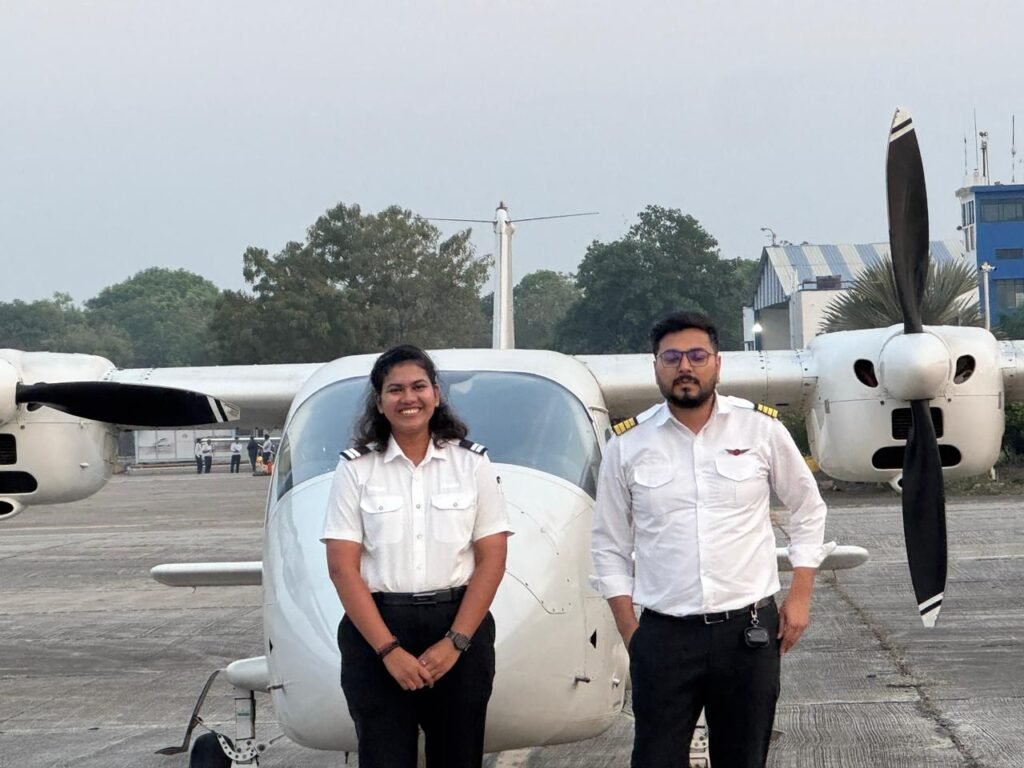 आस्था उड़ाएगी हवाई जहाज- शक्ति के समाज सेवी अमरलाल अग्रवाल कॉन्ट्रेक्टर की बिटिया बनी महिला कमर्शियल पायलट, 2 दिसंबर को अपने पायलट के कोर्स का अंतिम चरण किया पूरा, अग्रवाल समाज में छत्तीसगढ़ की दूसरी महिला पायलट बनने का गौरव हासिल किया आस्था ने kshititech