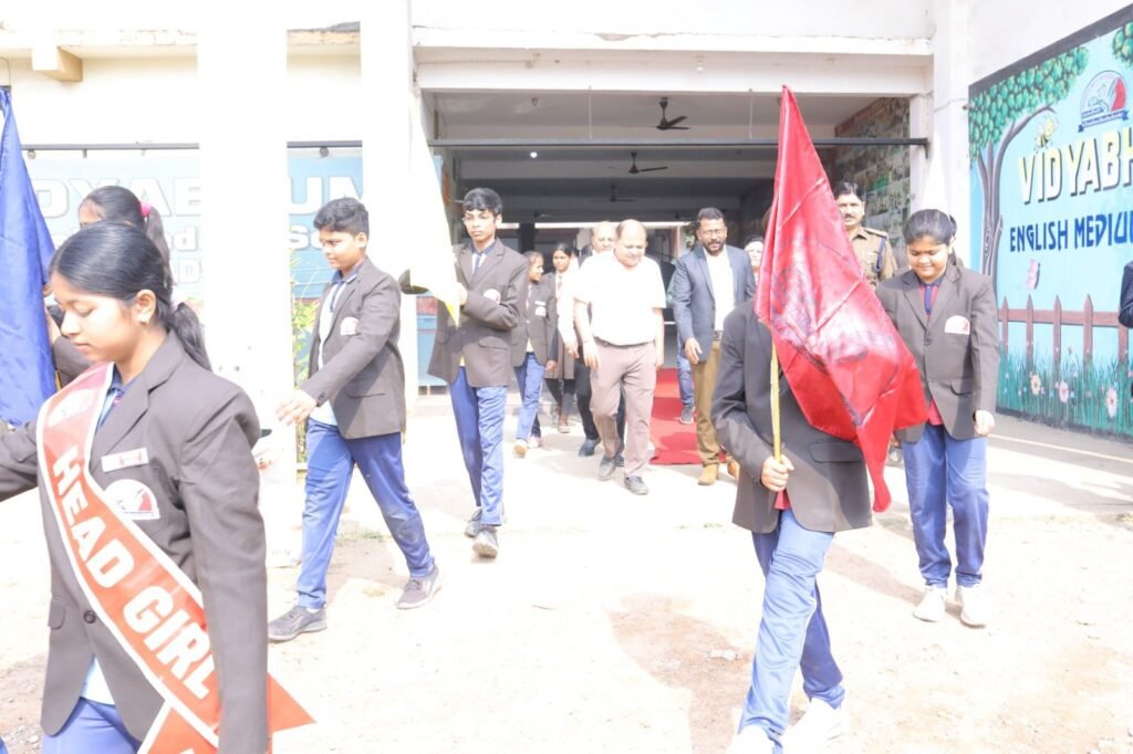 स्पोर्ट्स मीट-बाराद्वार के विद्याभूमि इंग्लिश मीडियम स्कूल में सम्पन्न हुई तीन दिवसीय स्पोर्ट्स मीट, बाराद्वार TI नरेंद्र यादव एवम शक्ति एसडीएम अरुण सोम रहे अतिथि के रूप में मौजूद kshititech