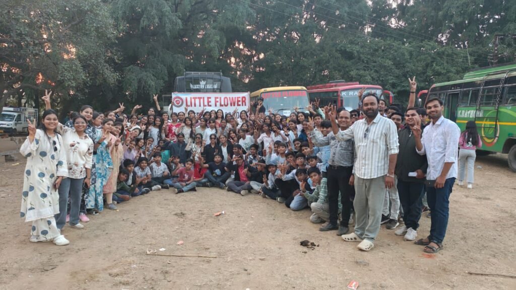 मदकू द्वीप के शैक्षणिक भ्रमण पर पहुंचे शक्ति के लिटिल फ्लावर इंग्लिश मीडियम स्कूल के विद्यार्थी, भगवान रामचंद्र से जुड़ा है यहां का इतिहास, नौका विहार भी किया विद्यार्थियों ने kshititech