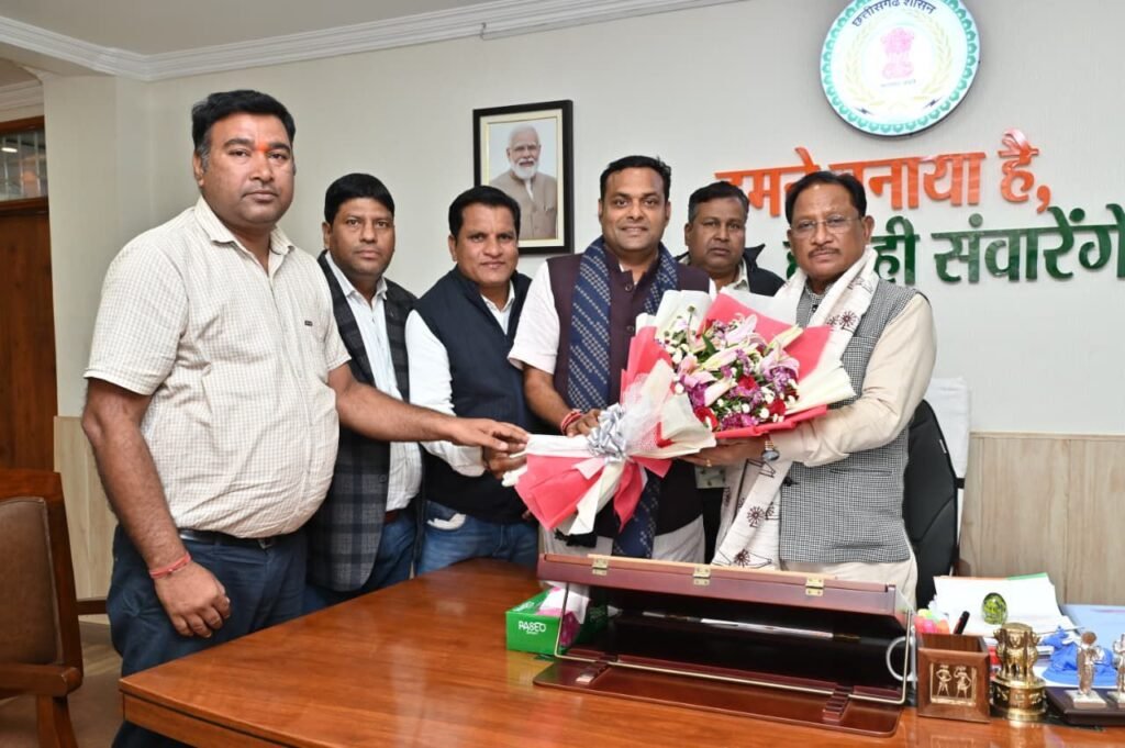 जशपुर जिले के भाजपा संगठन प्रभारी ने अमर सुल्तानिया ने की मुख्यमंत्री, विधानसभा अध्यक्ष एवं भाजपा अध्यक्ष से मुलाकात, नई जिम्मेदारी मिलने के बाद लिया नेताओं का आशीर्वाद kshititech