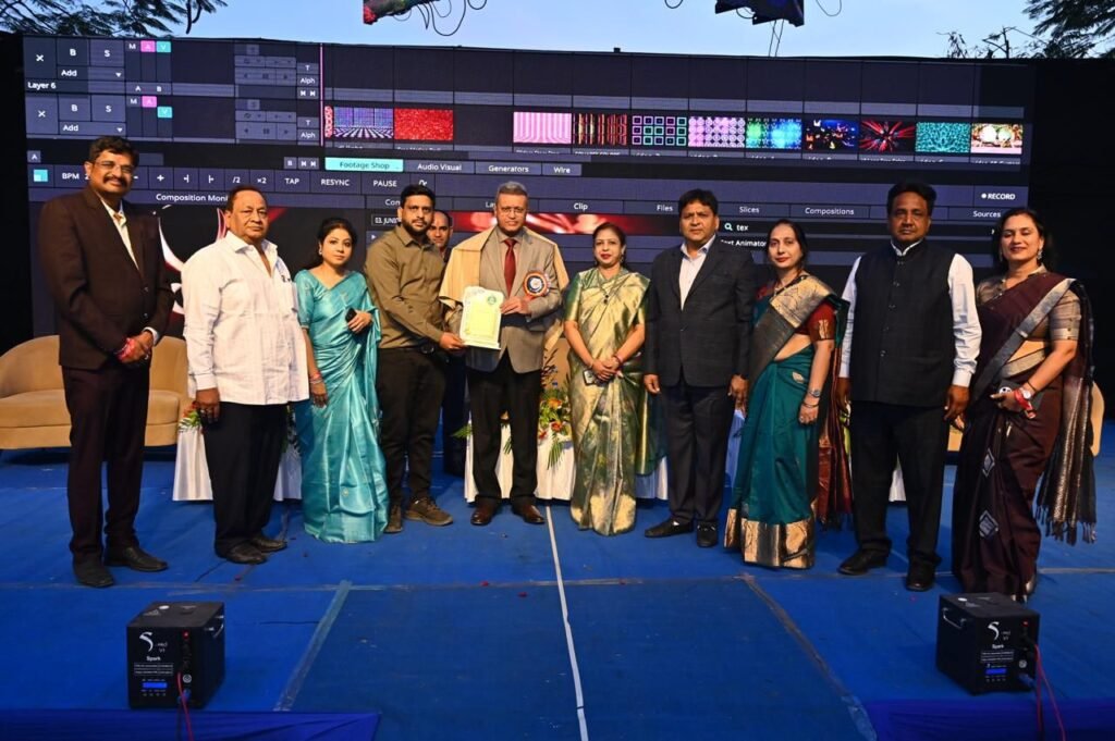 दो दिवसीय गूंज-6,सक्ती के CBSE जिंदल वर्ल्ड स्कूल में बच्चों ने दिखाई सांस्कृतिक प्रतिभा, जस्टिस संजय अग्रवाल,IAS तोपनो एवम नगर पालिका अध्यक्ष श्यामसुंदर रहे मौजूद kshititech