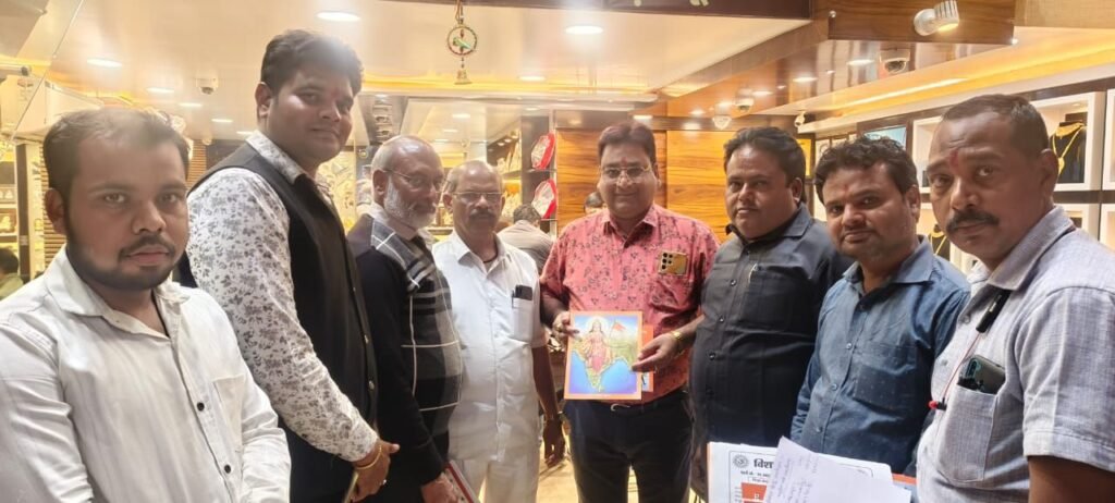 शक्ति में 14 दिसंबर को होगा विराट हिंदू सम्मेलन, हिंदू सम्मेलन आयोजन समिति शक्ति जिले के संयोजक गोविंद देवांगन ने दी जानकारी, घर-घर जाकर सम्मेलन का दिया जा रहा निमंत्रण, गोविंद ने कहा- सम्मेलन को संबोधित करने प्रदेश तथा विभिन्न राज्यों से पहुंचेंगे हिंदू नेता kshititech