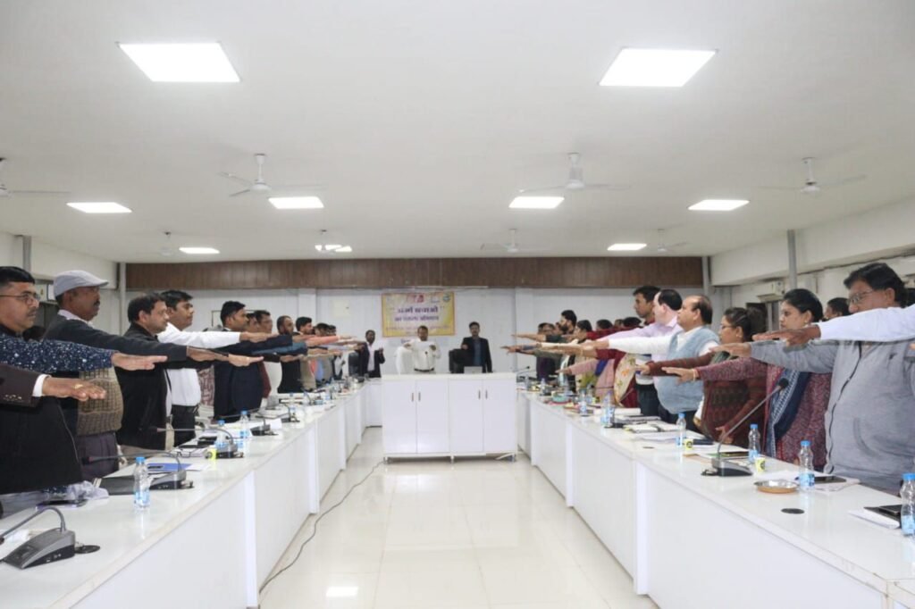 शक्ति जिला, अग्रणी जिला- धान खरीदी केंद्रों का निरीक्षण नहीं करने वाले अधिकारियों पर गिरेगी गाज, कलेक्टर तोपनों ने दिए निर्देश, 16 दिसंबर की बैठक में बिजली बचाओ का संकल्प लिया कलेक्टर सहित जिले भर के अधिकारियों ने, शक्ति जिले में धान खरीदी की सुचारू व्यवस्था से खुश हैं किसान, कलेक्टर ने दी तीन दिव्यांगों को मोटराइज्ड ट्राई साइकिल शक्ति जिला, अग्रणी जिला- धान खरीदी केंद्रों का निरीक्षण नहीं करने वाले अधिकारियों पर गिरेगी गाज, कलेक्टर तोपनों ने दिए निर्देश, 16 दिसंबर की बैठक में बिजली बचाओ का संकल्प लिया कलेक्टर सहित जिले भर के अधिकारियों ने, शक्ति जिले में धान खरीदी की सुचारू व्यवस्था से खुश हैं किसान, कलेक्टर ने दी तीन दिव्यांगों को मोटराइज्ड ट्राई साइकिल kshititech